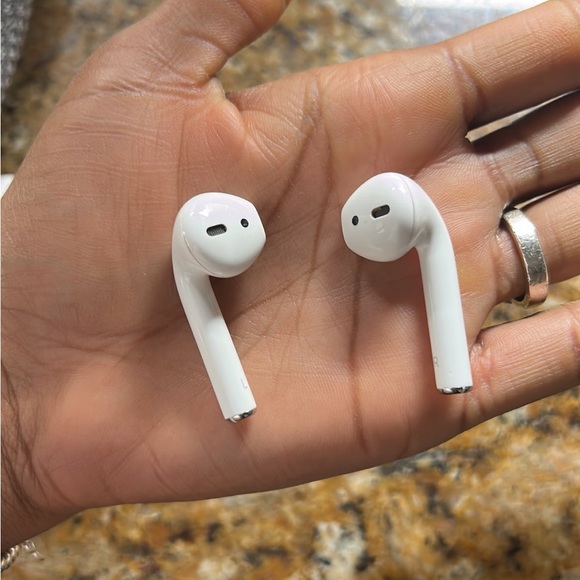 AirPods
